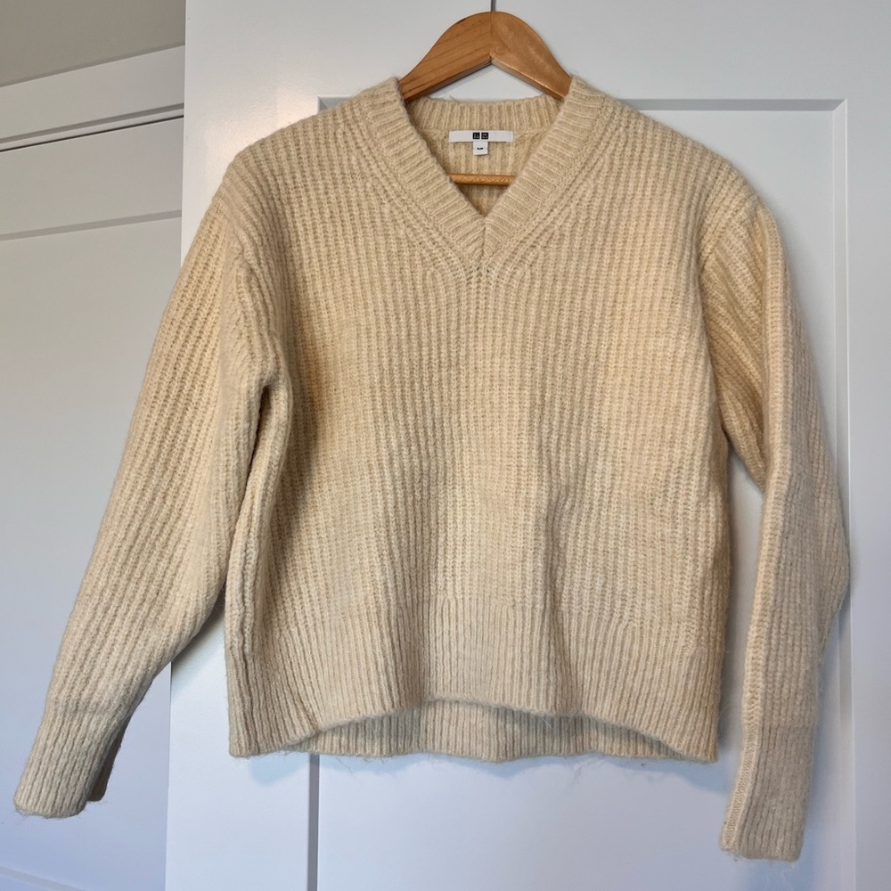 Uniqlo Cream V-Neck Sweater